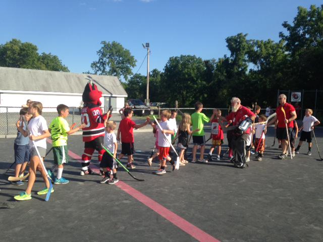 DevilsAlumni's tweet photo. "Jim Kern, his staff and kids at Pohatcong always give us a very warm welcome." ^BD http://t.co/DT01fzkGlR