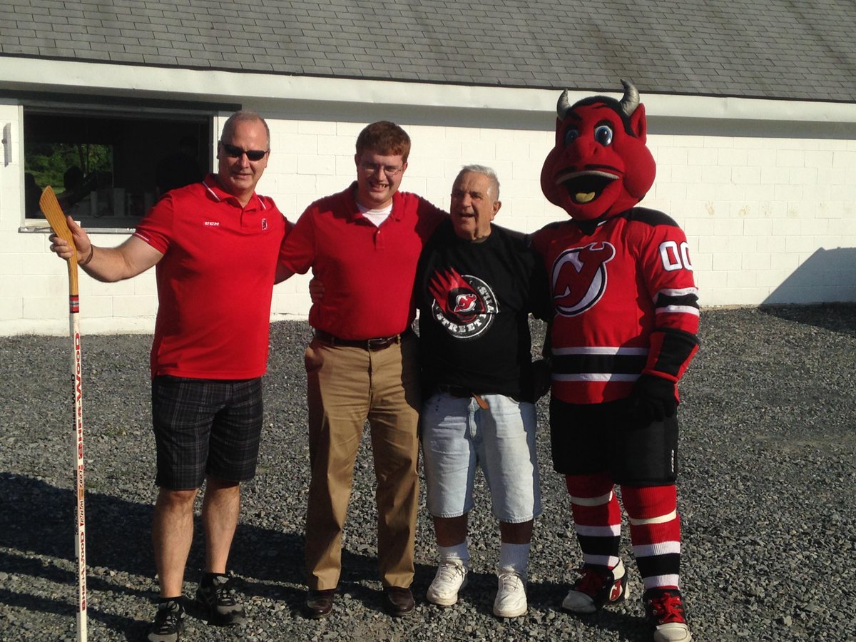 DevilsAlumni's tweet photo. "Jim Kern, his staff and kids at Pohatcong always give us a very warm welcome." ^BD http://t.co/DT01fzkGlR