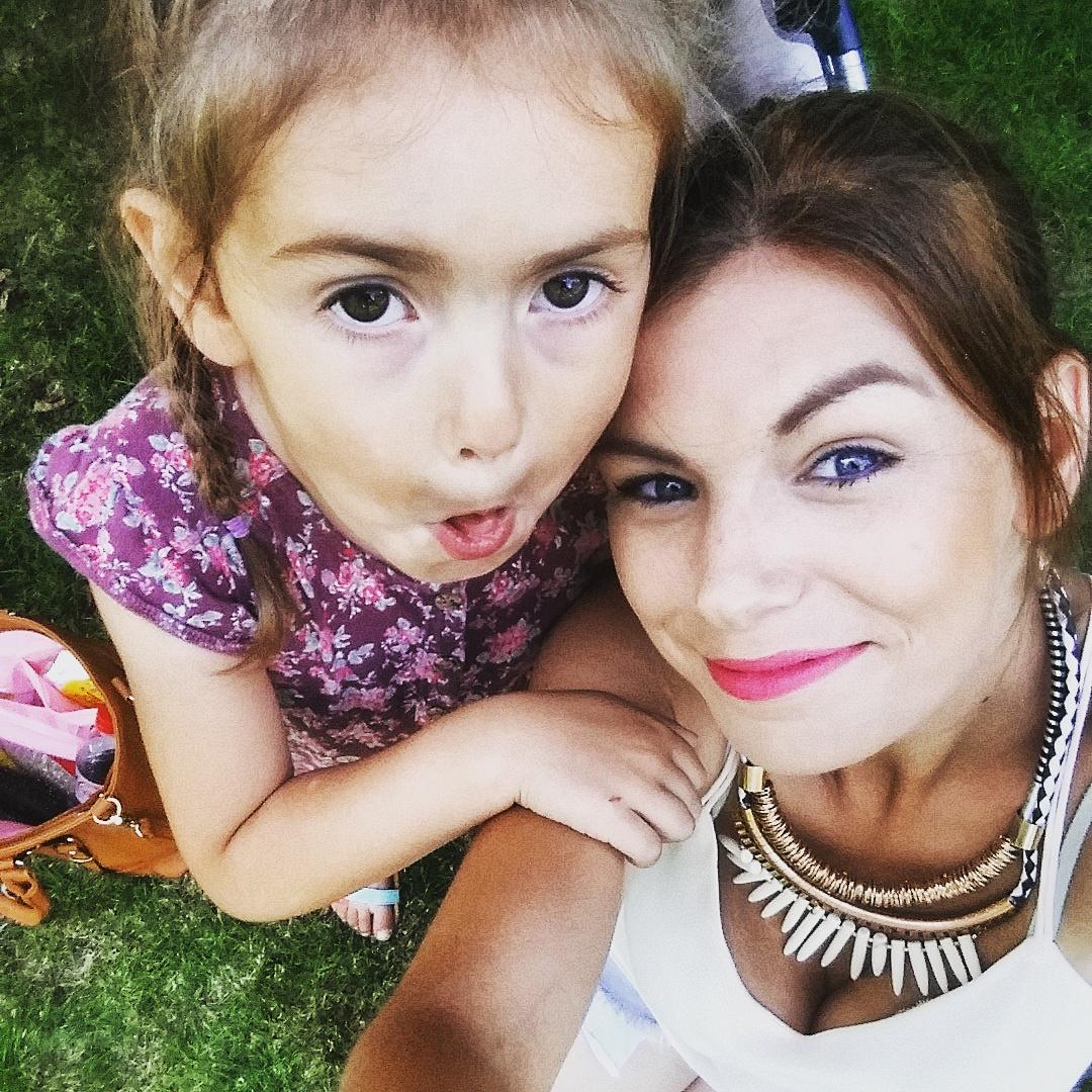 b13ede7ea13e47e's tweet photo. My amazing day with amazing children and husband to be #myworldataglance http://t.co/V4rbNAJg5v