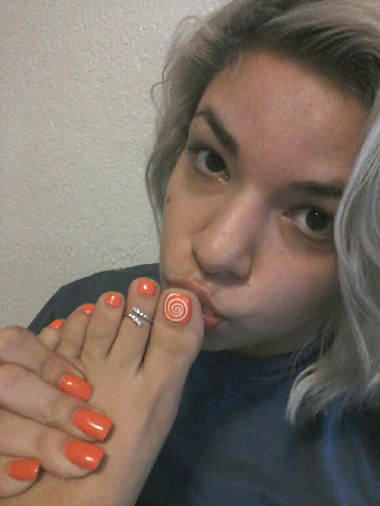 dammitzanni's tweet photo. I just love this swirl! #bigtoelove #dammitannie #toesucking #toekisses http://t.co/3iGBVTIi19