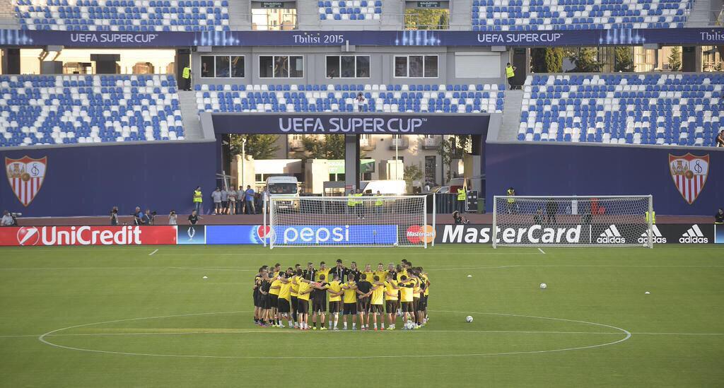 DenisSuarez6's tweet photo. Un equipo, una historia, una afición, #VamosMiSevilla http://t.co/FRLBZVJ0E8