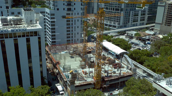 And the walls keep going up! <a href="/1010Brickell/">1010 Brickell</a> #miamirealestate  #newconstruction #condoliving #1010brickell
