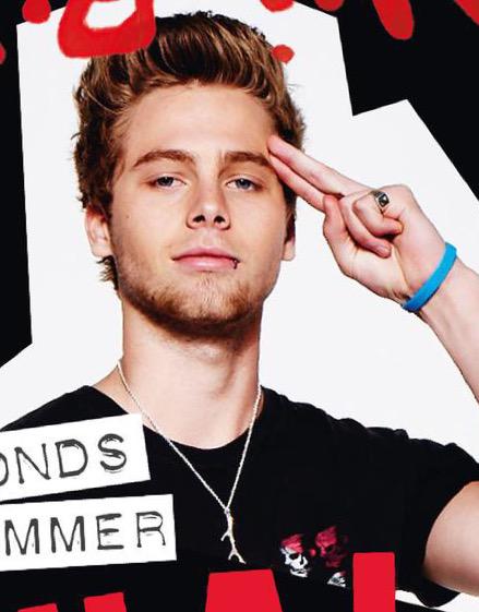 lvkaitiyn's tweet photo. *salutes back because beard* #5sosbook http://t.co/Txc6IzsXPk