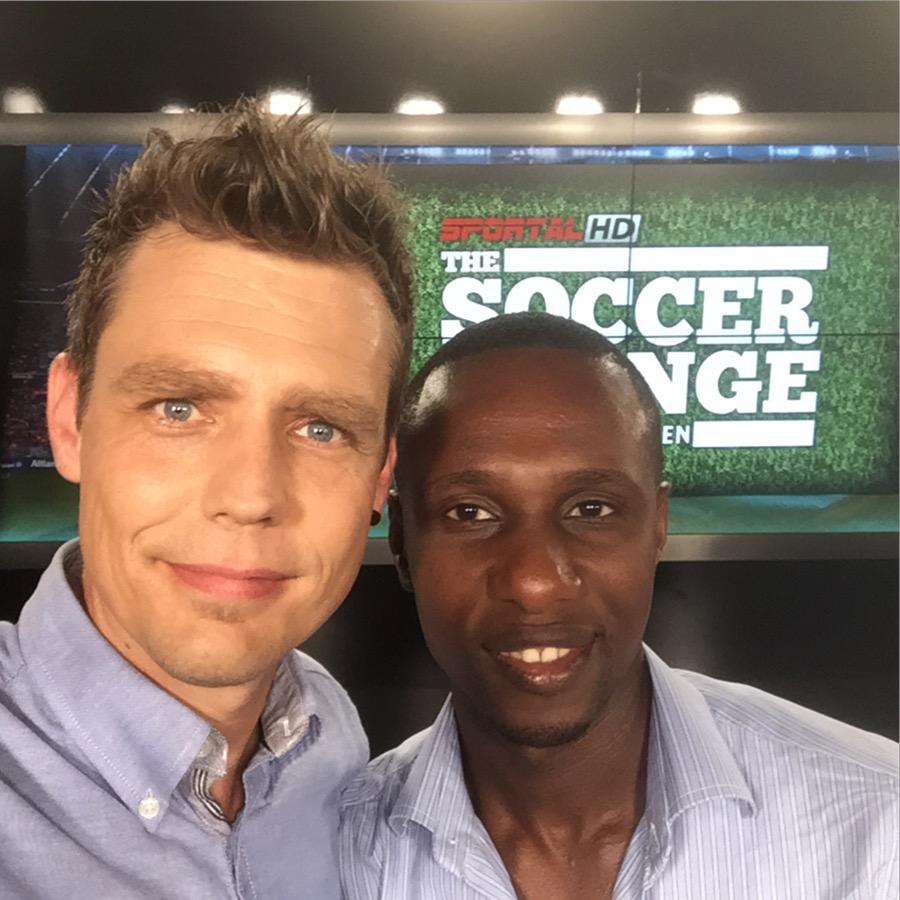 stefaneggli's tweet photo. Merci für den Besuch Monsieur ! #GillesYapi vom @FC_Zuerich in #TheSoccerLounge @sportalhd_TSL
#syyyympaaa http://t.co/EaJbTmhl6e