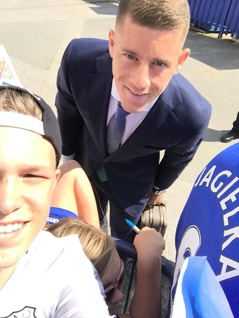 harryace22's tweet photo. #F2ShirtComp Phil jags Ross Barkley John stones Coleman http://t.co/fTs9siPqVa