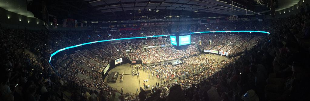 CNNPolitics's tweet photo. .@BernieSanders' rally in Portland featured the largest crowd of any 2016 candidate so far http://t.co/4pTgTKQY7B http://t.co/B4Fyq9aelf