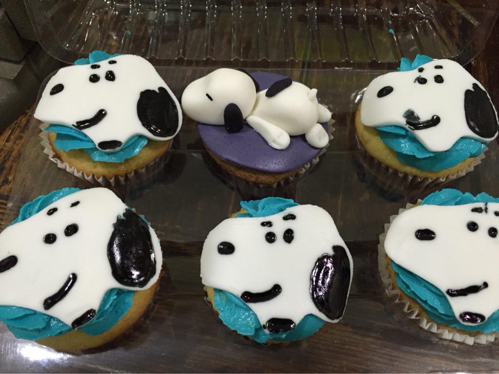 _OmarReyes_'s tweet photo. #FelizCumple @Snoopy Para celebrar estos cupcakes, gracias @FoxMexico #HappyBirthdaySnoopy 😋😎 http://t.co/yqPrSy9jS7