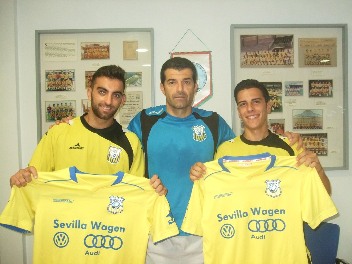 Coria_CF's tweet photo. Dos nuevos refuerzos se incorporan al Coria CF 2015 - 16: Rioja y Antonio Manuel. Ambos son canteranos corianos http://t.co/eVwnJu3Ajz