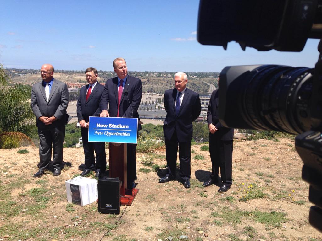 drhank024's tweet photo. New Stadium presser.  #chargers #fox5sandiego http://t.co/8MavdC2VPy