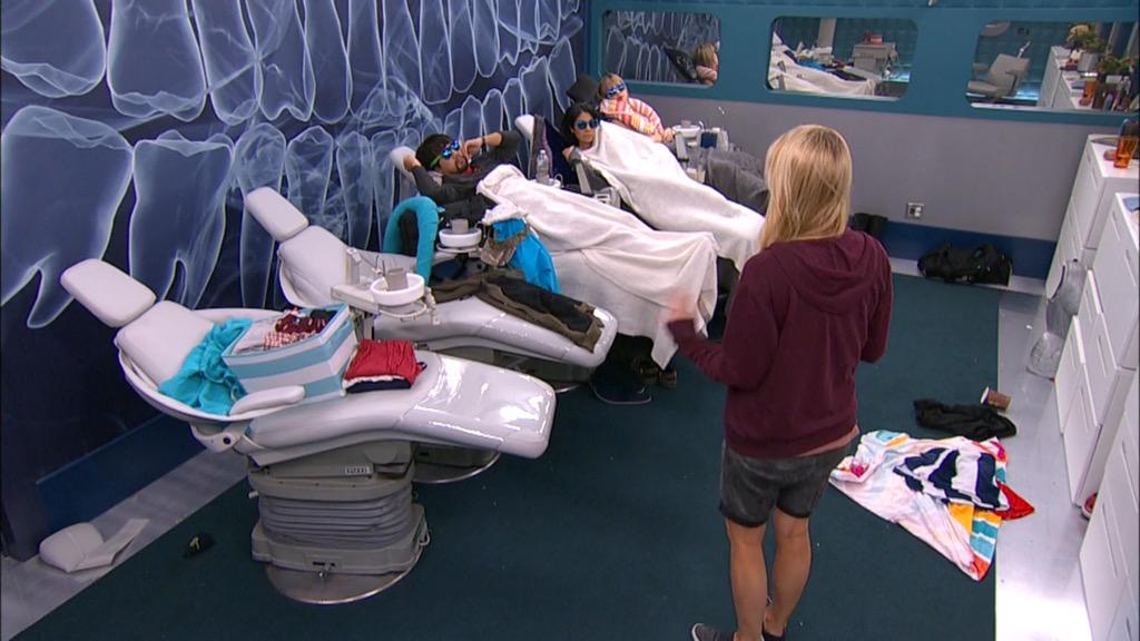 signurture_'s tweet photo. THIS IS TOO FUNNY #BB17 #jamesangels #thegoblins http://t.co/ao5fnLn1pZ