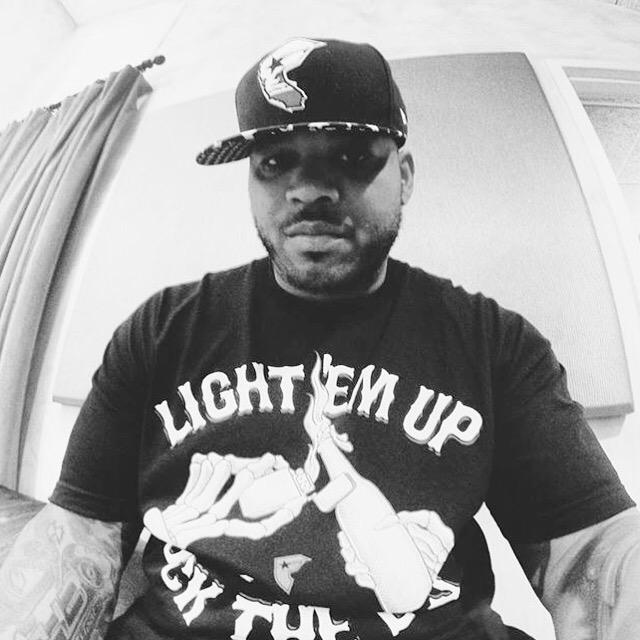 famoussas's tweet image. #FamousFamily @SupaHotBeats Light Em Up!! 🔥🔥🔥

#RadTimes #FamousFall15