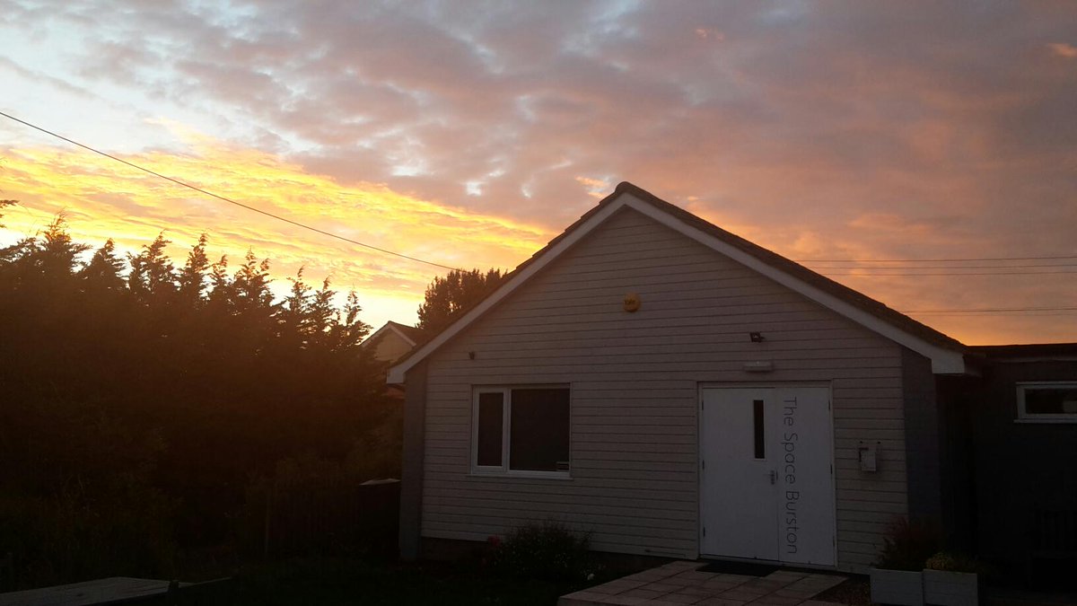 thespaceburston's tweet photo. Beautiful sunset over The Space tonight. http://t.co/WvjexIWJSz