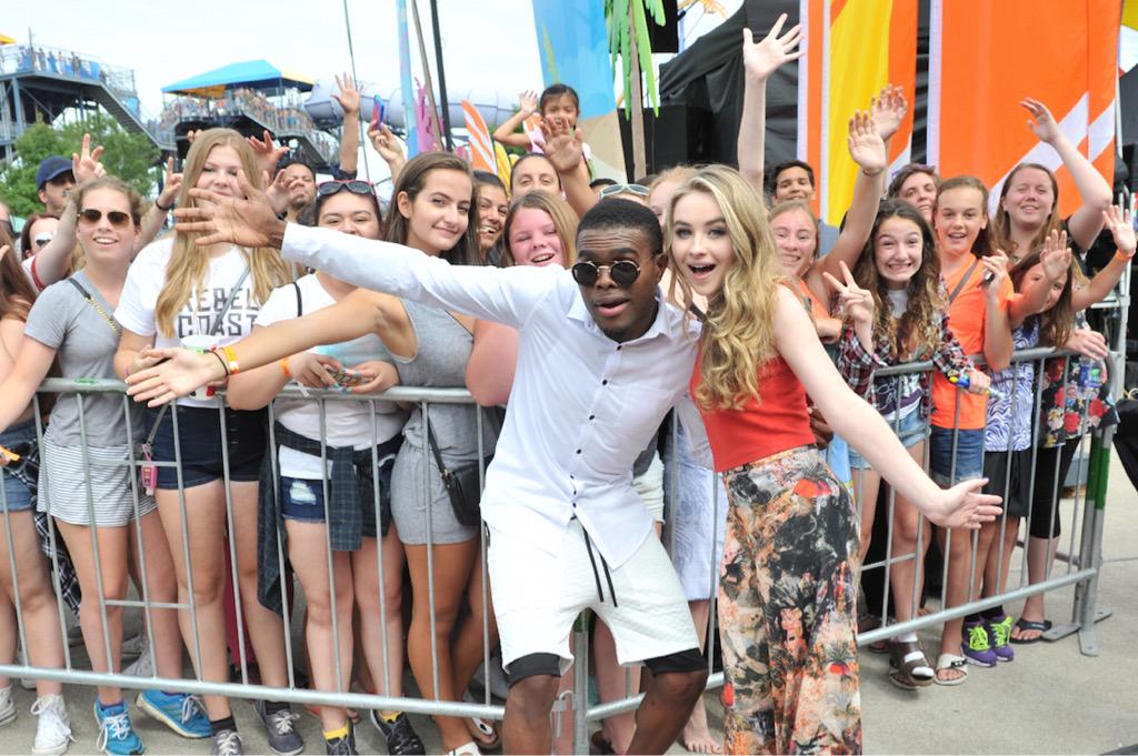 Looks like <a href="/SabrinaAnnLynn/">Sabrina Carpenter</a> found herself a cheerleader in <a href="/omimusiconline/">OMI</a> at the #YTVBeachBash in Toronto 😉