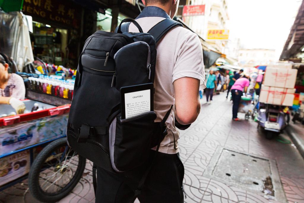 5 reasons to travel light amzn.to/1P6OUS4 #haveKINDLEwillTRAVEL