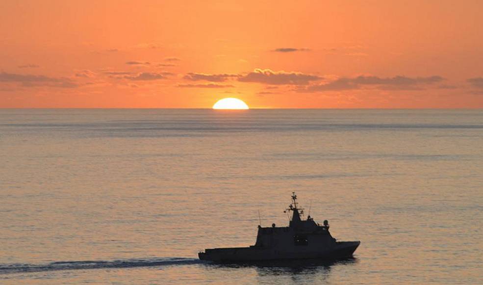 CMEqRxVWoAA0g_Q.jpg:large