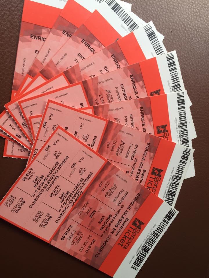 nolmita's tweet photo. #23DeOctubre #Hermosillo #ExpoForum #NoLmita&amp;Vere, no se, piénsalo @enrique305 💃🎶🎤🙌🏻 @VereniceRS http://t.co/t6b5hc7pRU