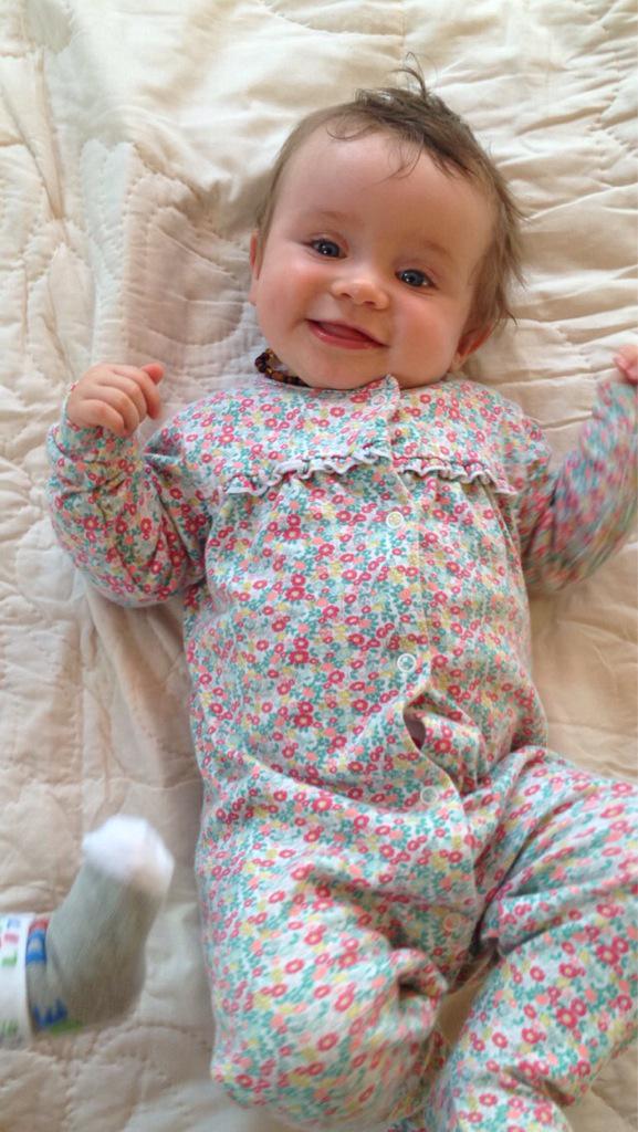 HendryFrancesca's tweet photo. Darcey http://t.co/ZIcjckGws9