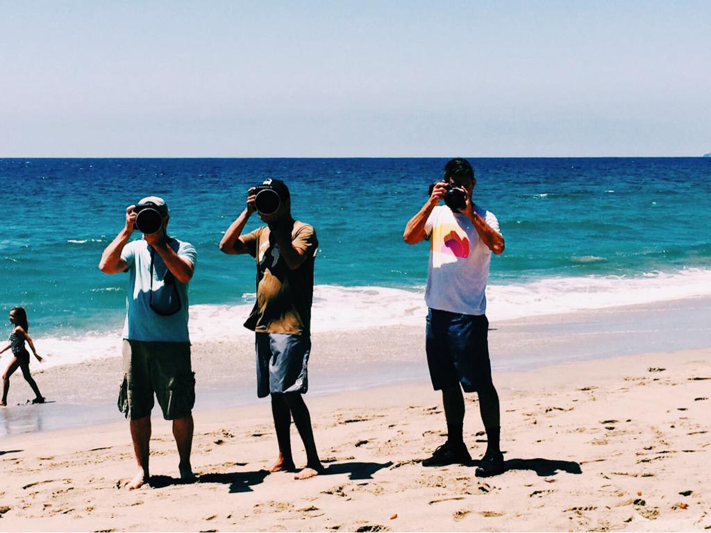 John Stamos on Twitter "Paparazzi on the beach set of grandfathered