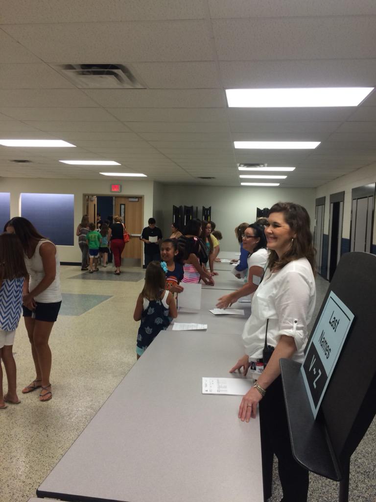 otmstigers's tweet image. Welcome 6th grade! @otmstigers #eyeofthetiger #roar #backtoschool