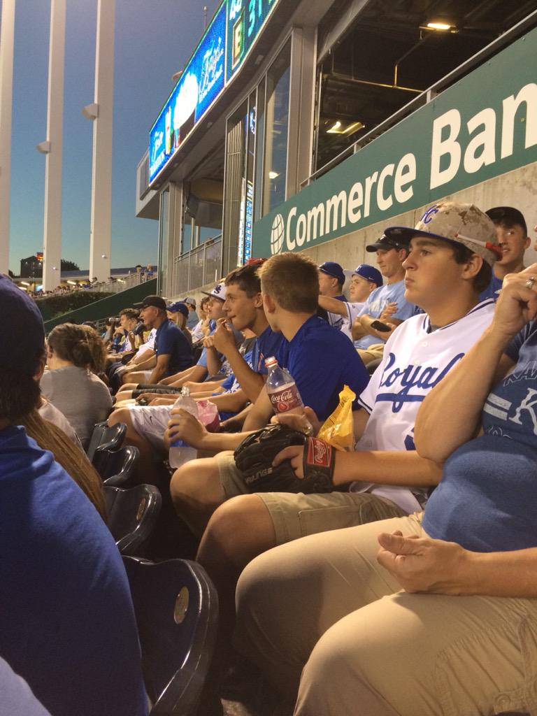 vinjimslim's tweet photo. Beautiful night with our KC Sluggers Baseball family at the K.  #royalssocial @kcsluggers #foreverroyal http://t.co/EfhkZW7t2U