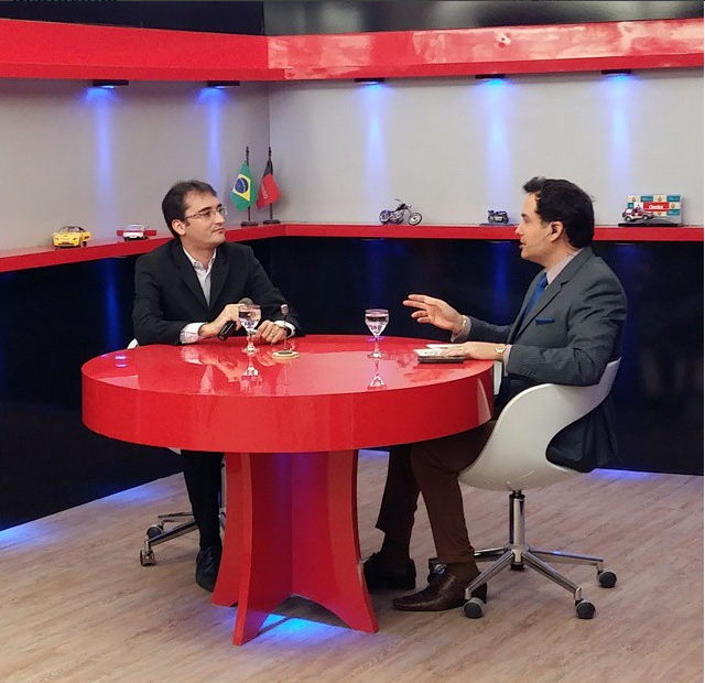 ReporterEletron's tweet photo. No @Masterizando @AlexFilhoMaster com o gestor do #CentrodeConvenções @FerdnandoLucena #Canal20 #NETDigital #TVMaster http://t.co/afEOECJ3yW