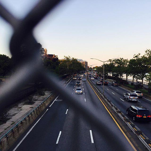 ume_drive's tweet photo. #ownyourshit #photography #NYC #FDR #EASTEIVER #NewYorktraffic #drive #umelife #funnyshit http://t.co/ST5JHROZB1 http://t.co/owSiiVcAi2