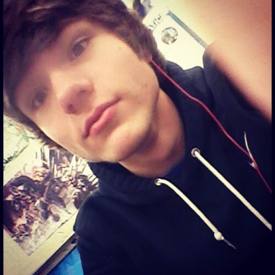ItsDylanbruhh's tweet photo. Hey http://t.co/GbRqFEwmZS