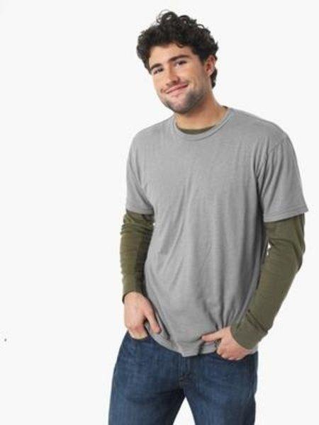 HAPPY BDAY BRODY JENNER THERE ARE OTHER GREETINGS BESIDES A HIGH FIVE 