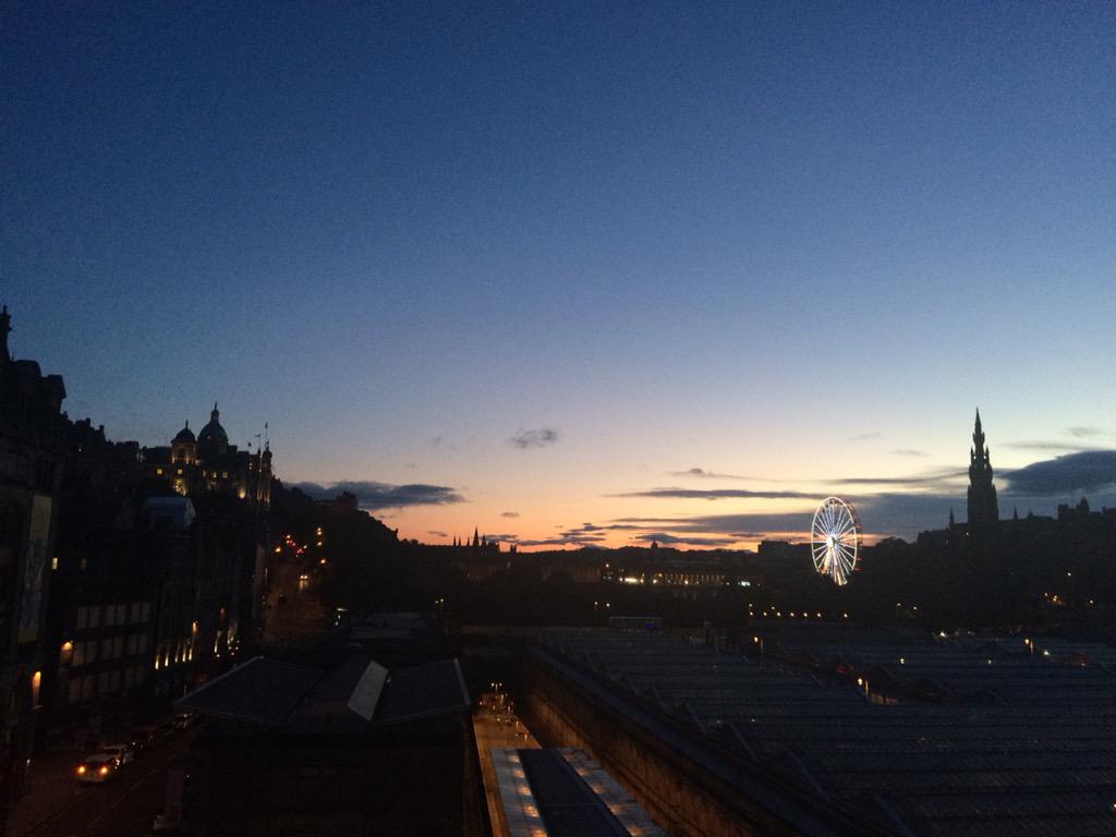 edinburghcoffee's tweet photo. #Edinburgh was doing us proud tonight - beautiful place this :) @edinspotlight #edfringe http://t.co/5HoUwzzMVQ