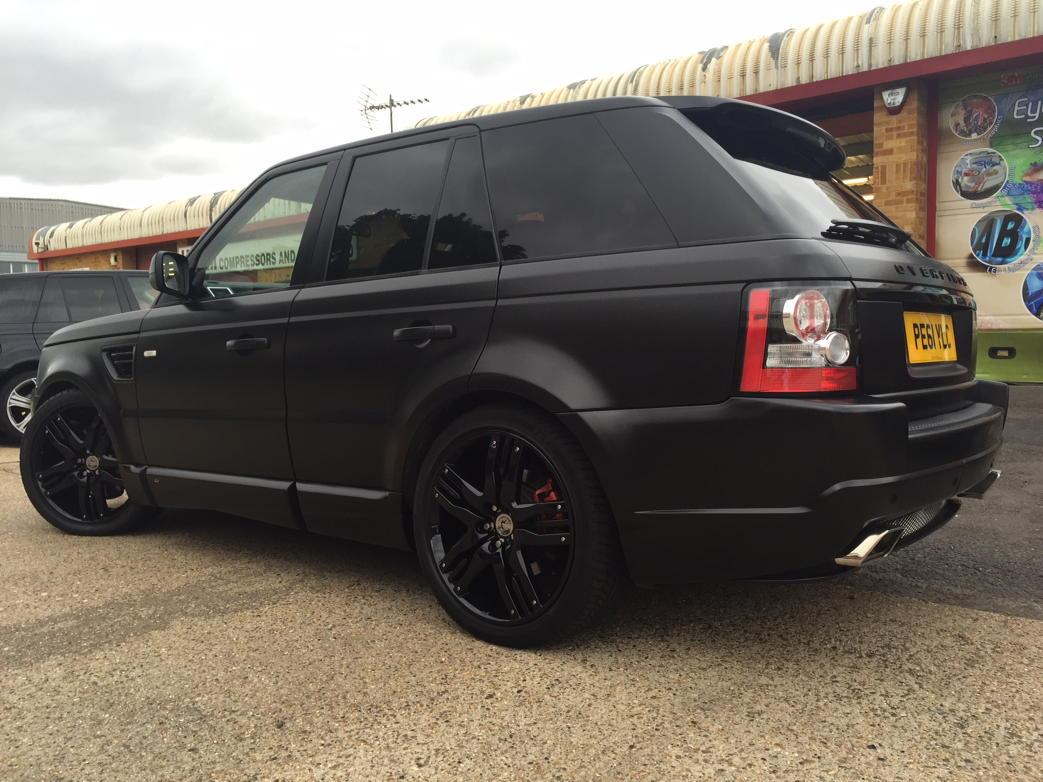 Range Rover Overfinch full wrap in satin black