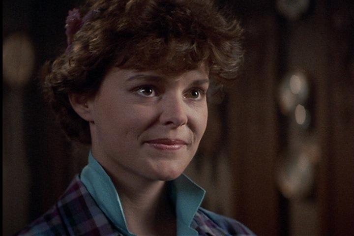 8/9: Happy 57th Birthday 2 actress/director Amanda Bearse! Married w/ Children & more!     