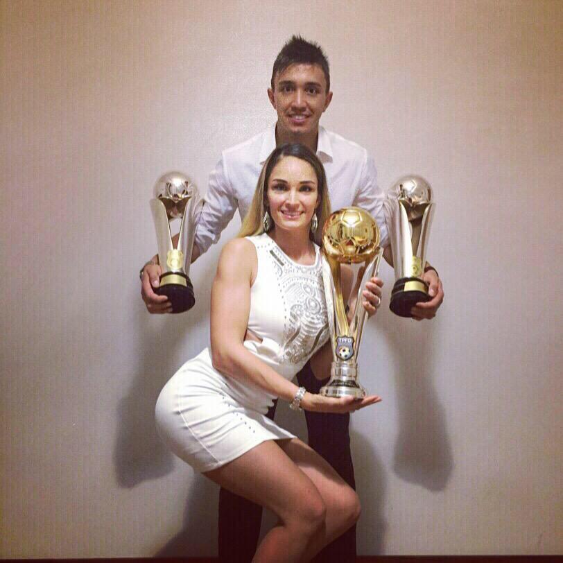 sporx's tweet photo. Muslera: Yılın kalecisi,yılın futbolcusu ve yılın 11 inin kalecisi seçildiğim için çok mutlu ve gururluyum. http://t.co/2dMGULWwAz