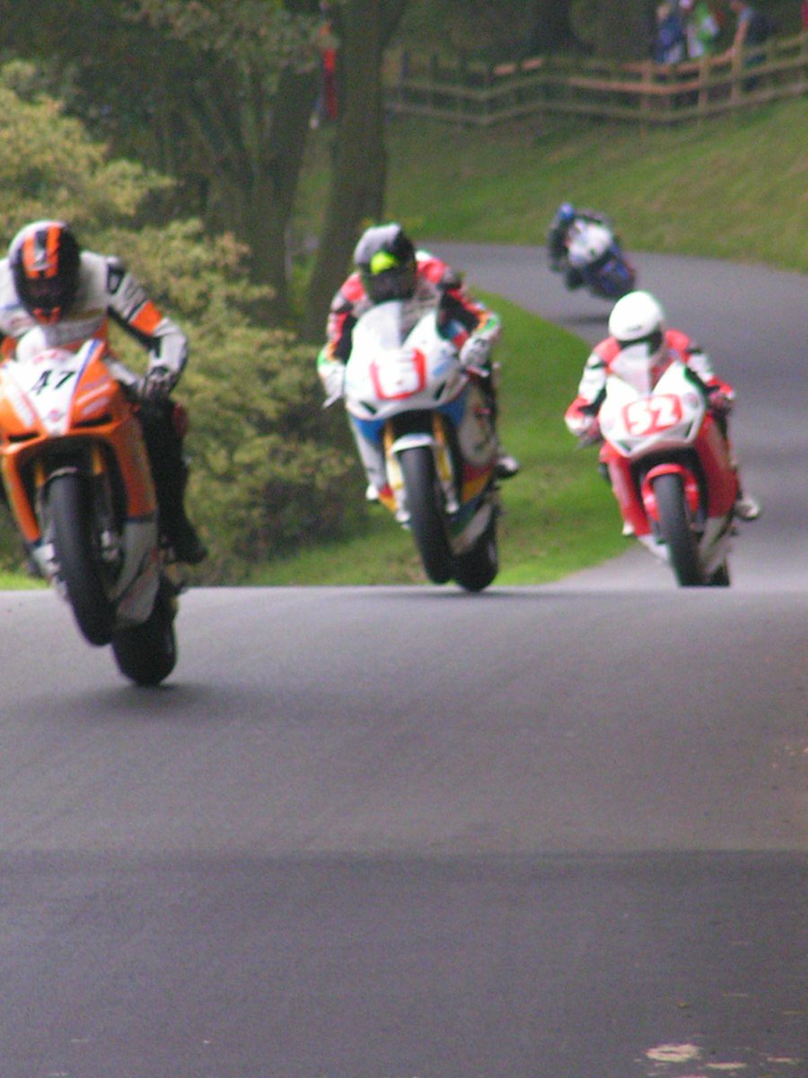nutkinsdigits's tweet photo. That sinking feeling when your riding like a legend then you look over your shoulder and see #BruceAnsty http://t.co/7R9bjrlDkc
