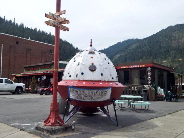 BeagleBucky's tweet photo. Found some fun stuff in Wallace, Idaho. #buckyacrossamerica http://t.co/xNv1tJ3P1X