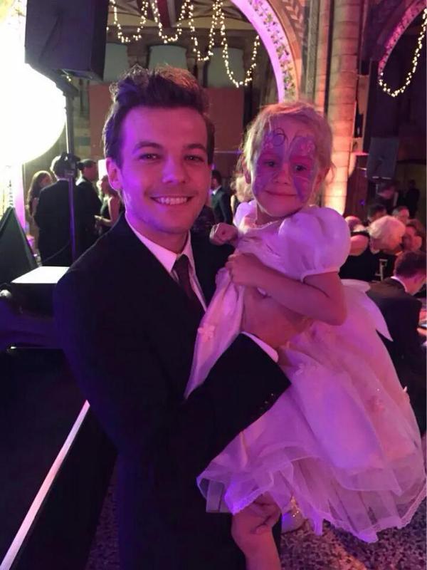 surrenderhoran's tweet photo. LOOK AT THESE FOUR BEAUTIFUL ANGELS

#BelieveInMagicBall http://t.co/oznLxkksT7