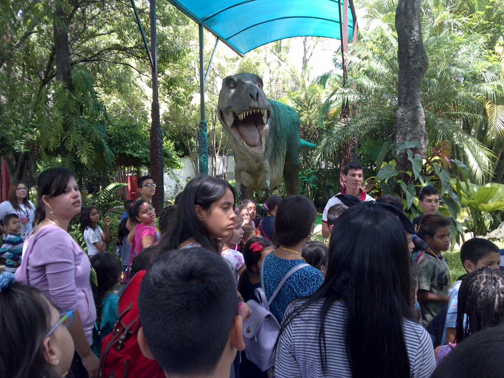 CarlosGarc1a's tweet photo. Hoy arrancó el Plan Vacacional para los hijos de nuestros servidores, organizado por el Parque Ciudad de Los Niños! http://t.co/CewmzREDt6