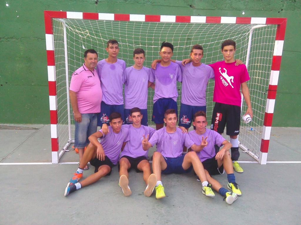 oscarfrias_'s tweet photo. CAMPEONES!! #SLDLP #2°año #CocaJuniros http://t.co/3QzqPMMcZn