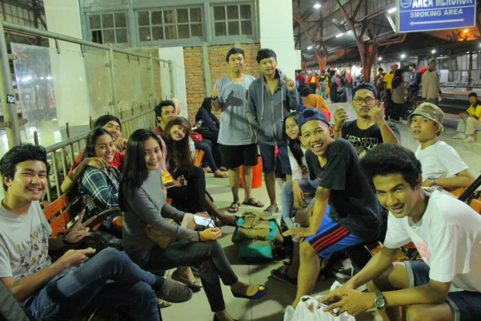 rasyaah's tweet photo. Liburan lagi yuk @bellasalampessy @samborajovi @Rahmatlekas @raazda @astynoer @Faisrose @apriyantii http://t.co/alk0p1GTd6