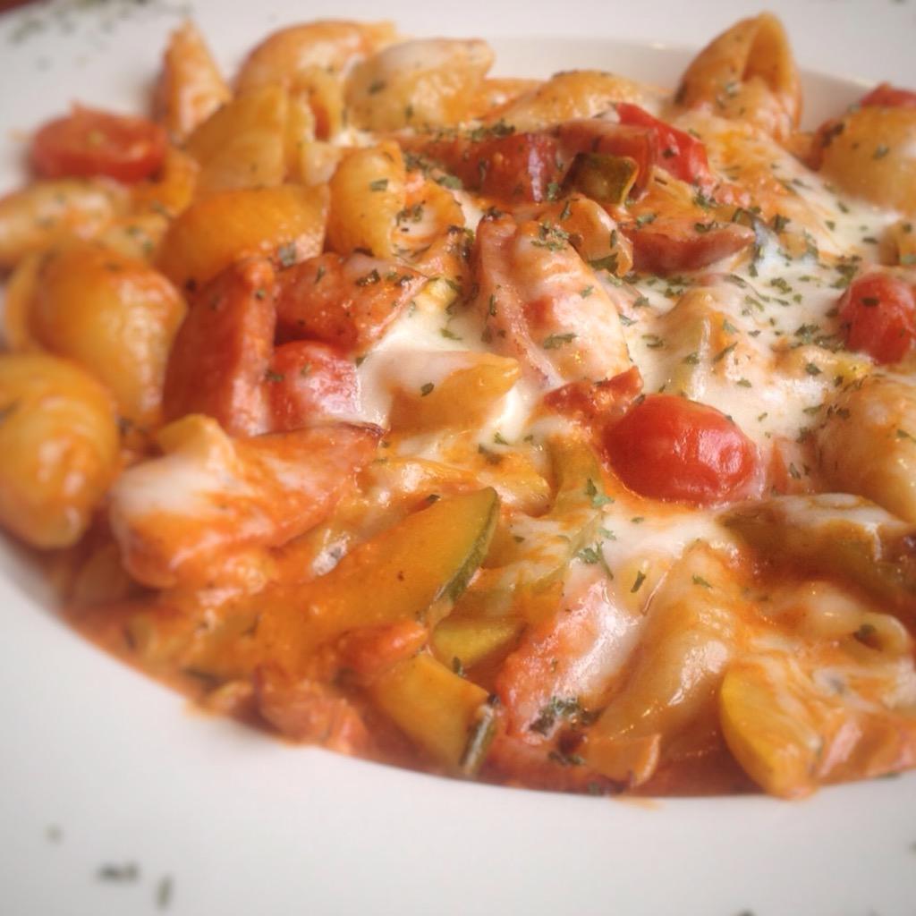We couldn't help ourselves -  we had to share this mouth-watering bowl of #goodness! #pastabowl