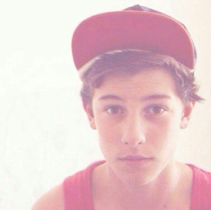 anel_edwar's tweet photo. I love shawn http://t.co/maATdNutPX