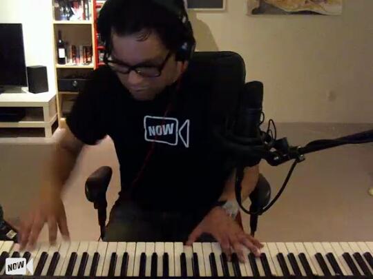 1ili_D's tweet photo. 🔴 LIVE @Eecorr sendet auf #YouNow - this man .... ❤ http://t.co/8szI964ATJ http://t.co/hKekO37FgV