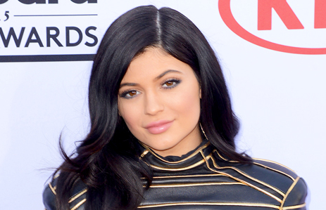 Kylie Jenner\s parents and sisters wished her a happy 18th birthday with sweet messages:  