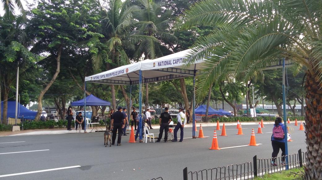 #PNPforAPEC2015 provides tight security inspection on all vehicles going around @PICC for Day 2 of #APEC Meeting