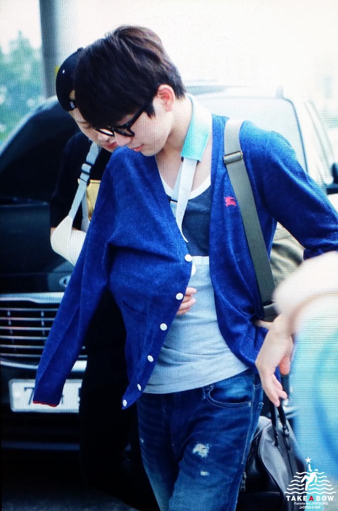 tab940922's tweet photo. 150811 김공출국 진영♡ #갓세븐 #주니어 #딱좋아 #GOT7 #Junior #JustRight #빨리_나아요😢😢 @jrjyp http://t.co/AD4P8OFttI
