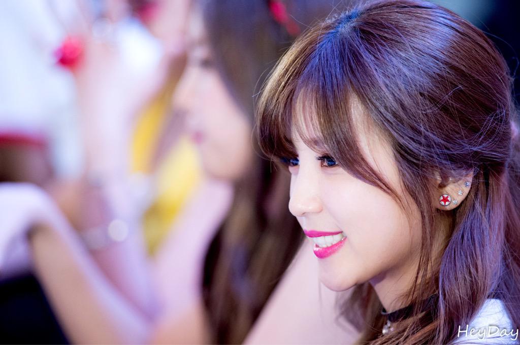 flawlessrong's tweet photo. 150731 #Chorong (@Apinkpcr) - Yeouido Fansign by HeyDay http://t.co/52h0hebnmA cr: chorongnews
