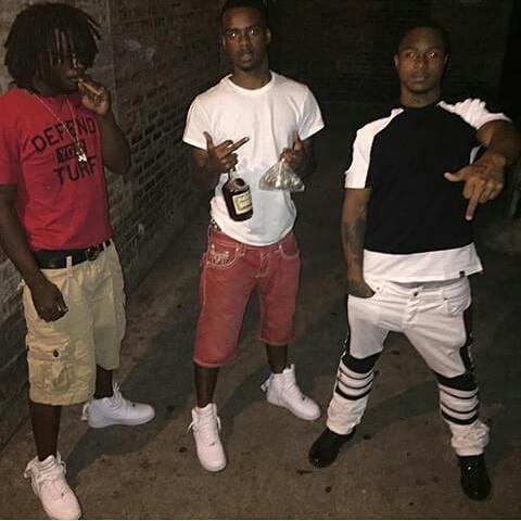 TymbGuuwop65's tweet photo. Cooling Wit Ma Brothas #TYMBDNK http://t.co/CMjeK4MQT7