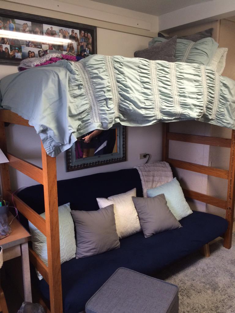 grace_mohr's tweet photo. welcome to creswell room 760 💙💙💙 http://t.co/rmHWEBk4rx