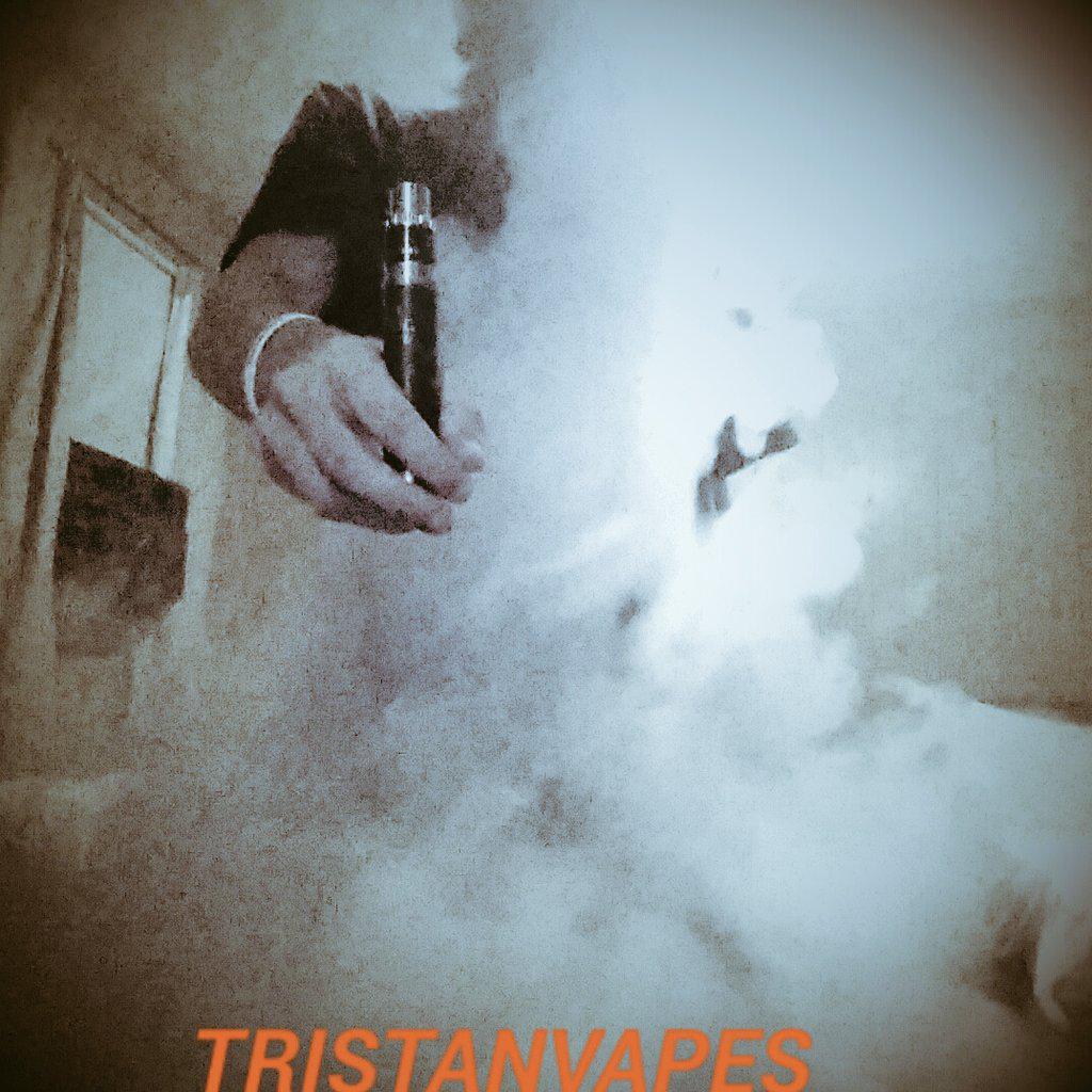 Iden98My's tweet photo. #vape #vapelyfe #vapelife #clouds #ruthless #beruthless #cloudporn #vapeporn #coilporn #coil #subohmclub http://t.co/yRIdUG9zFb