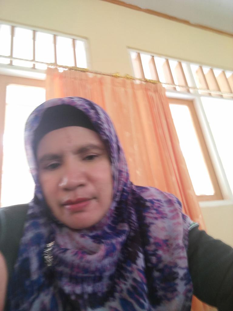IchaNahu's tweet photo. Semangat dalam bertugas , selaku guru yang  profesional.. http://t.co/573UpKjqrP