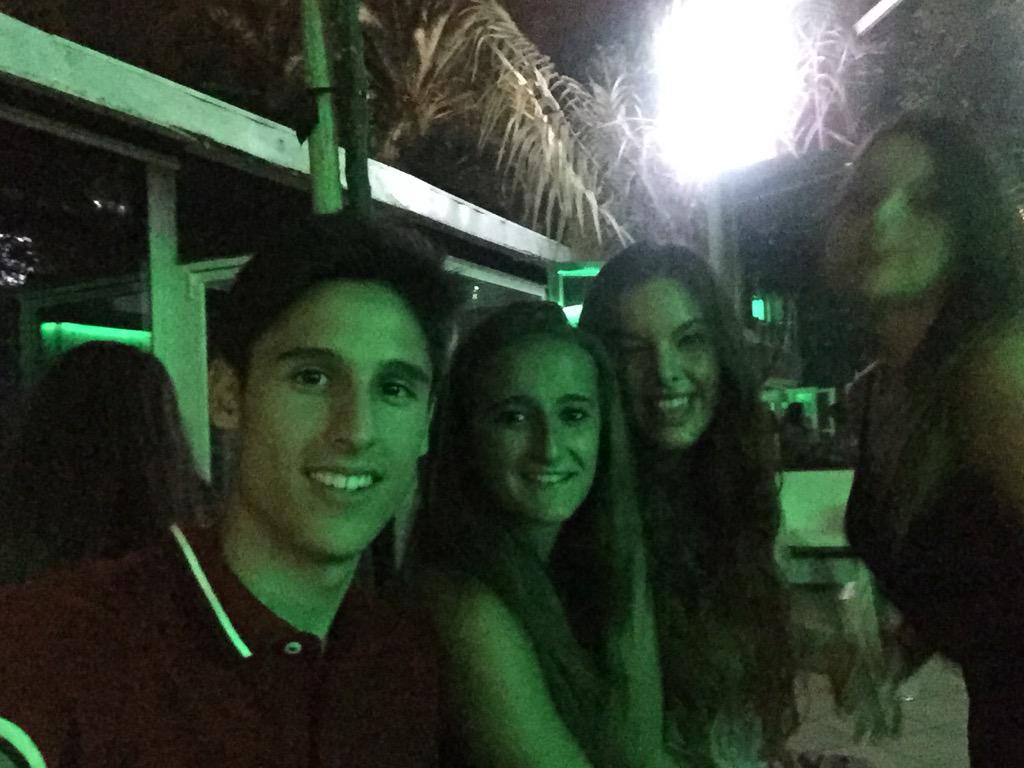 BelenAlastrue's tweet photo. @BacarraGandia here we are http://t.co/b9F8qtFD8S